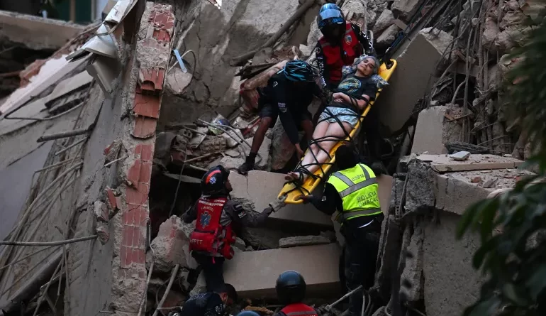 Venezuela Earthquake Death Toll Climbs Past 900 as International Aid Mobilizes